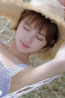 《年轻女教师》在线
